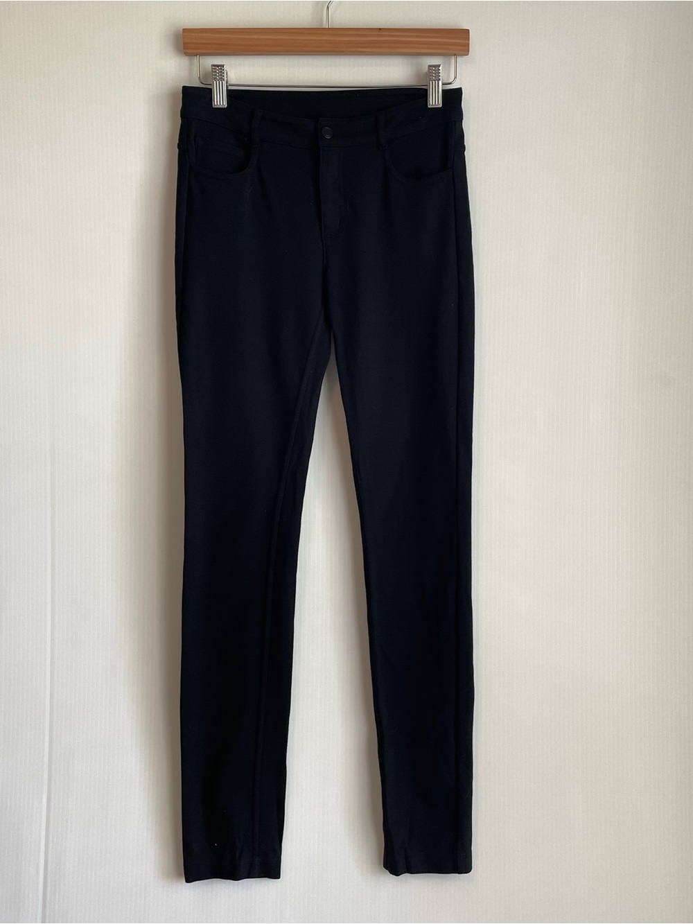 Athleta Black Skinny Pants — Sleek Slim Fit
